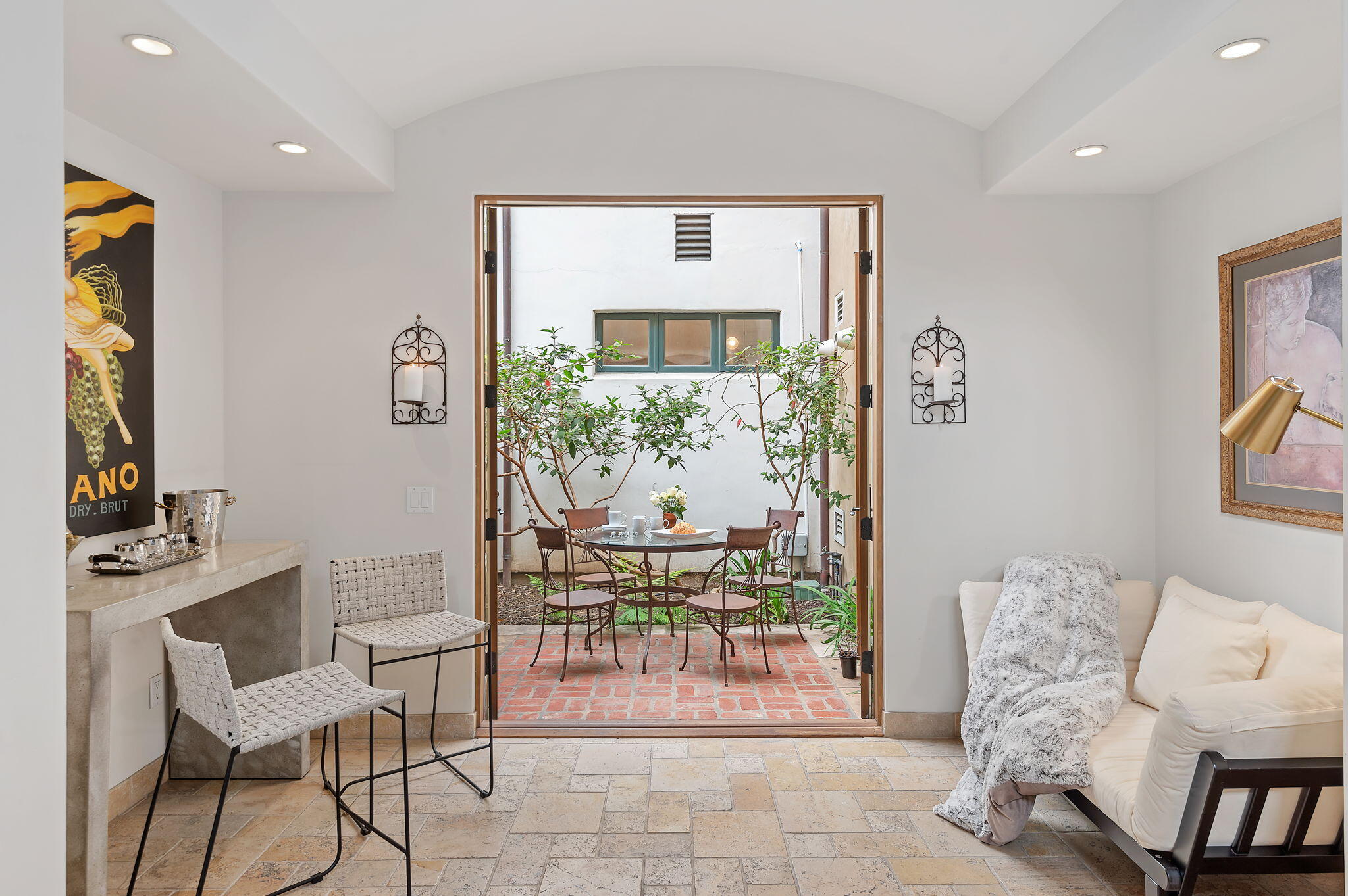 618 Anacapa Street, 5