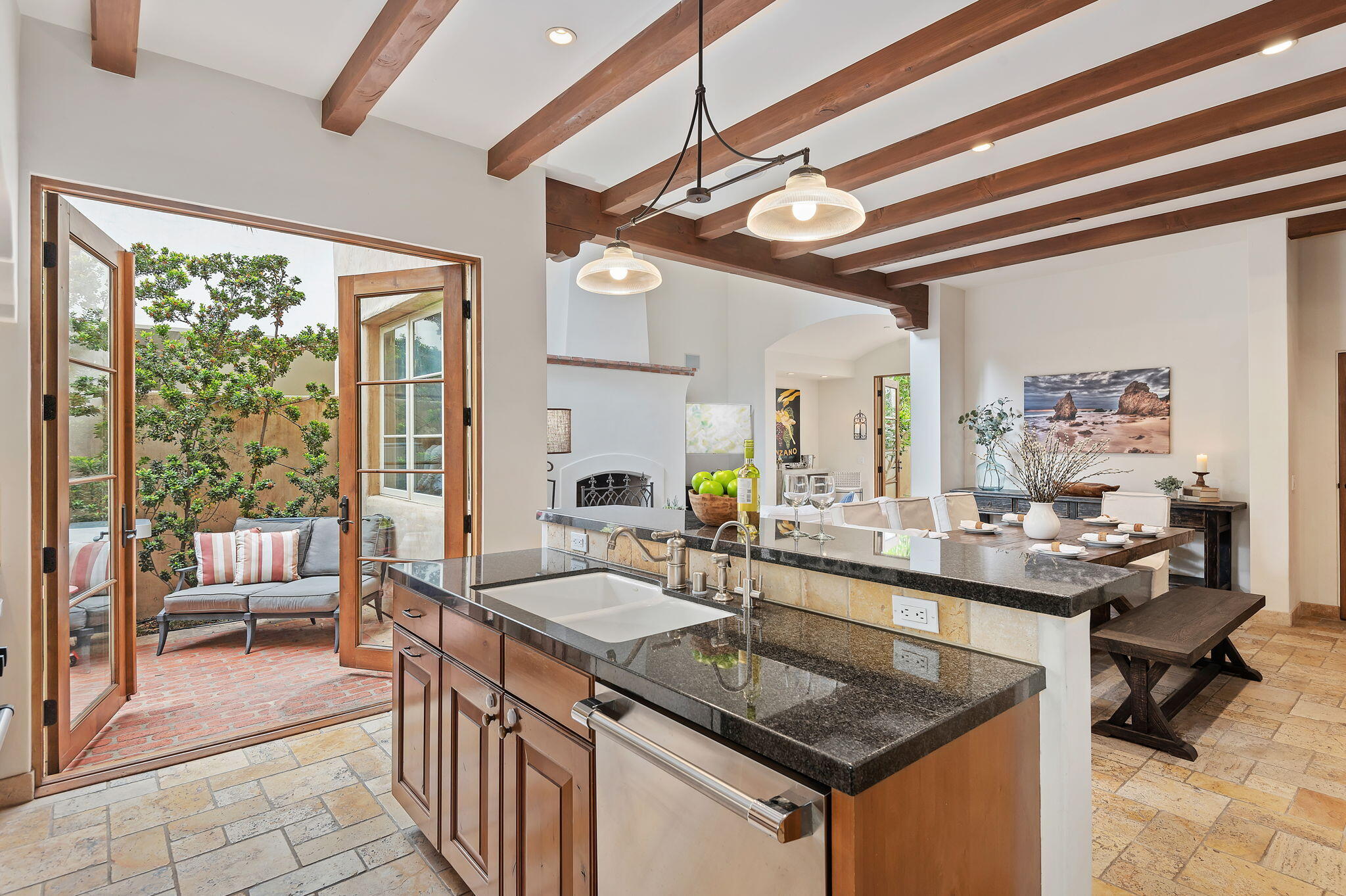 618 Anacapa Street, 5