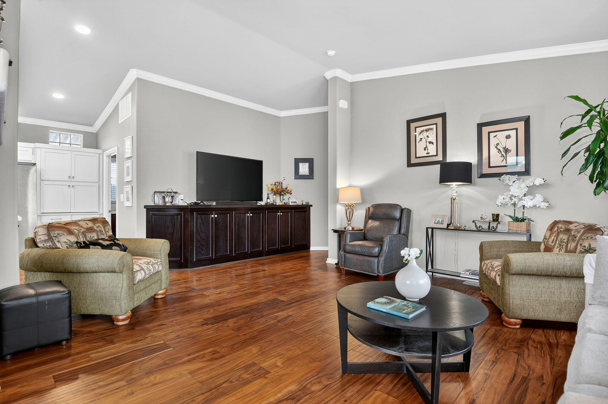 945 Ward Drive, 62