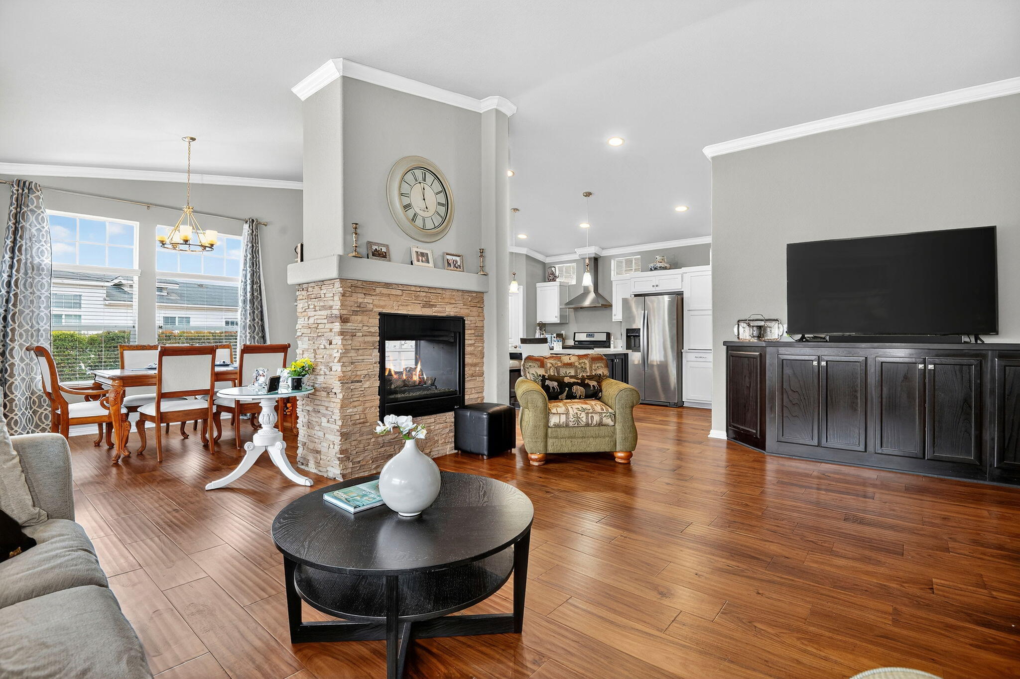 945 Ward Drive, 62