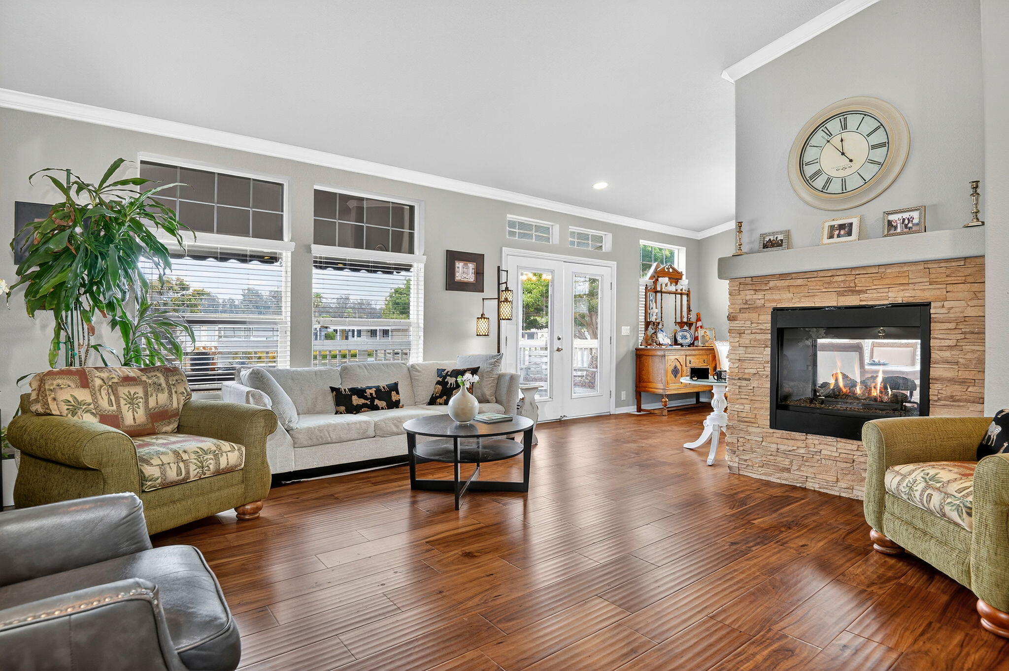 945 Ward Drive, 62