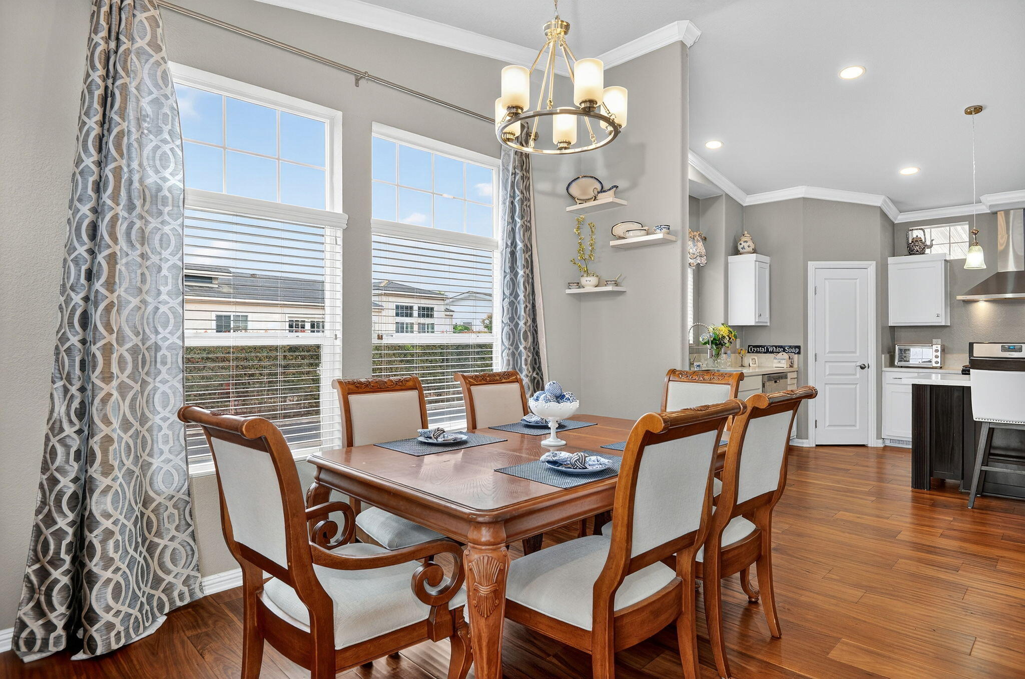 945 Ward Drive, 62