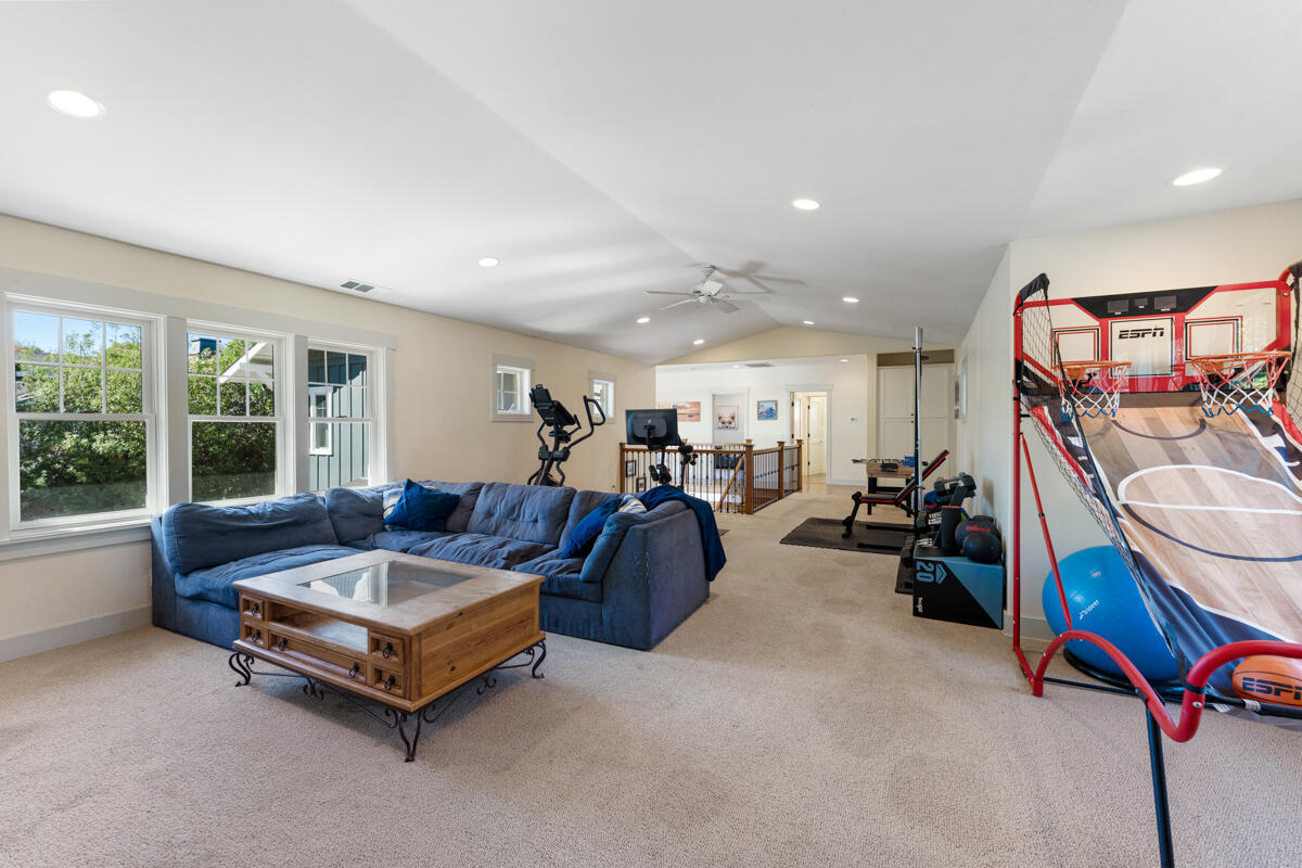 5139 Cathedral Oaks