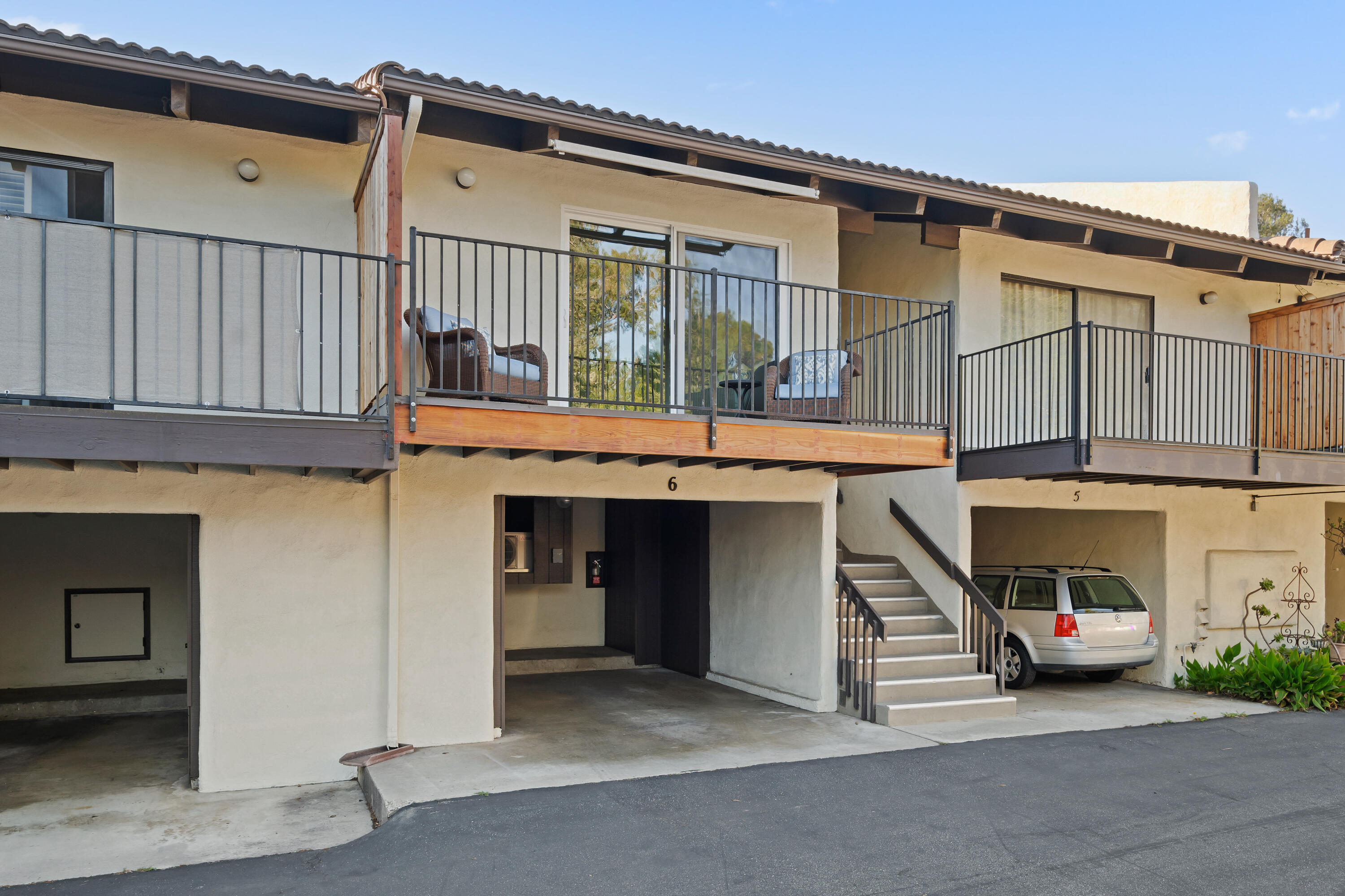 968 Miramonte Drive, 6