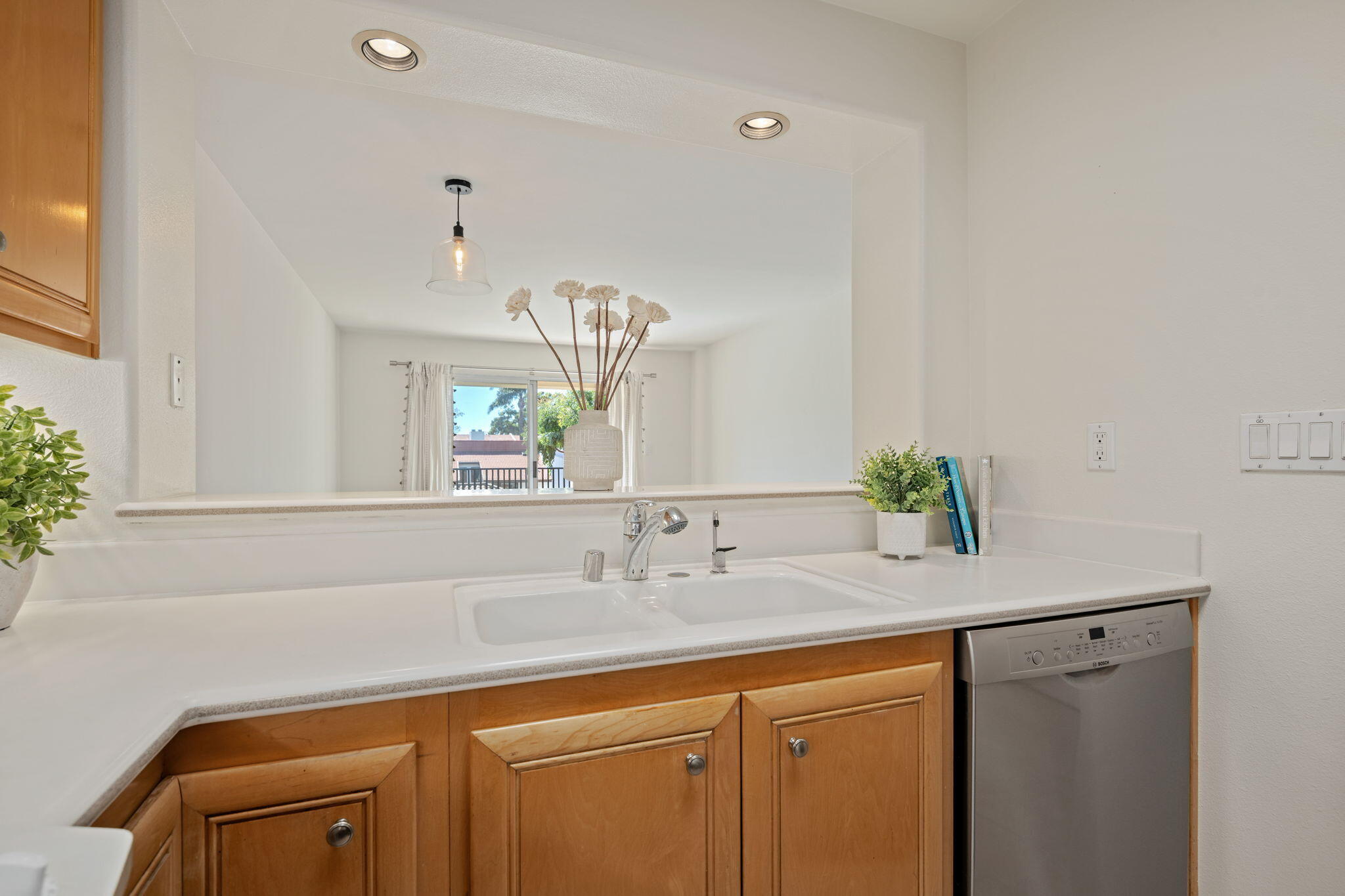 352 Por La Mar Circle, SANTA BARBARA