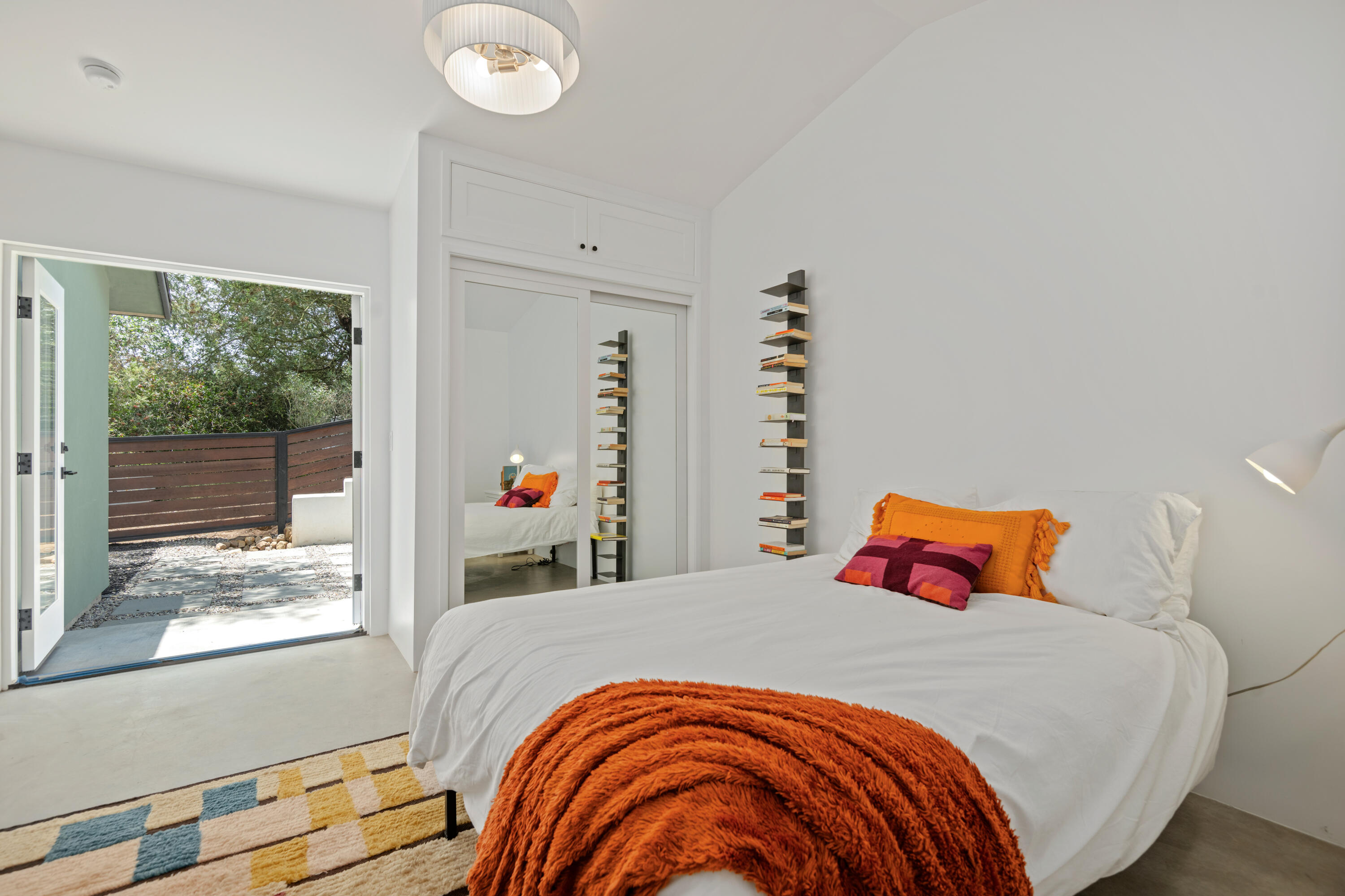 1374 E Valley Road, B, SANTA BARBARA Unit: B