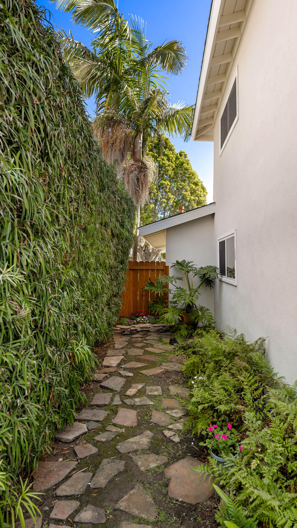 155 San Federico Avenue