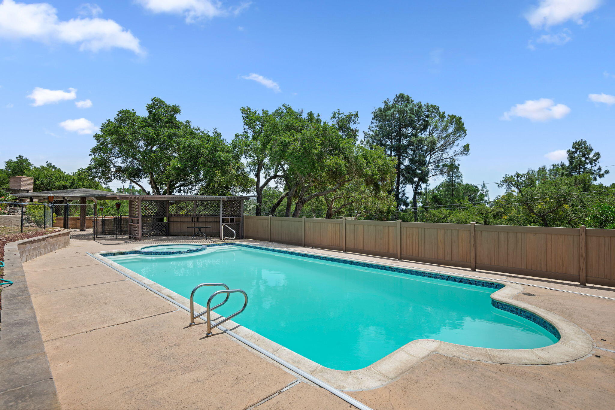 2106 Mt Calvary Road