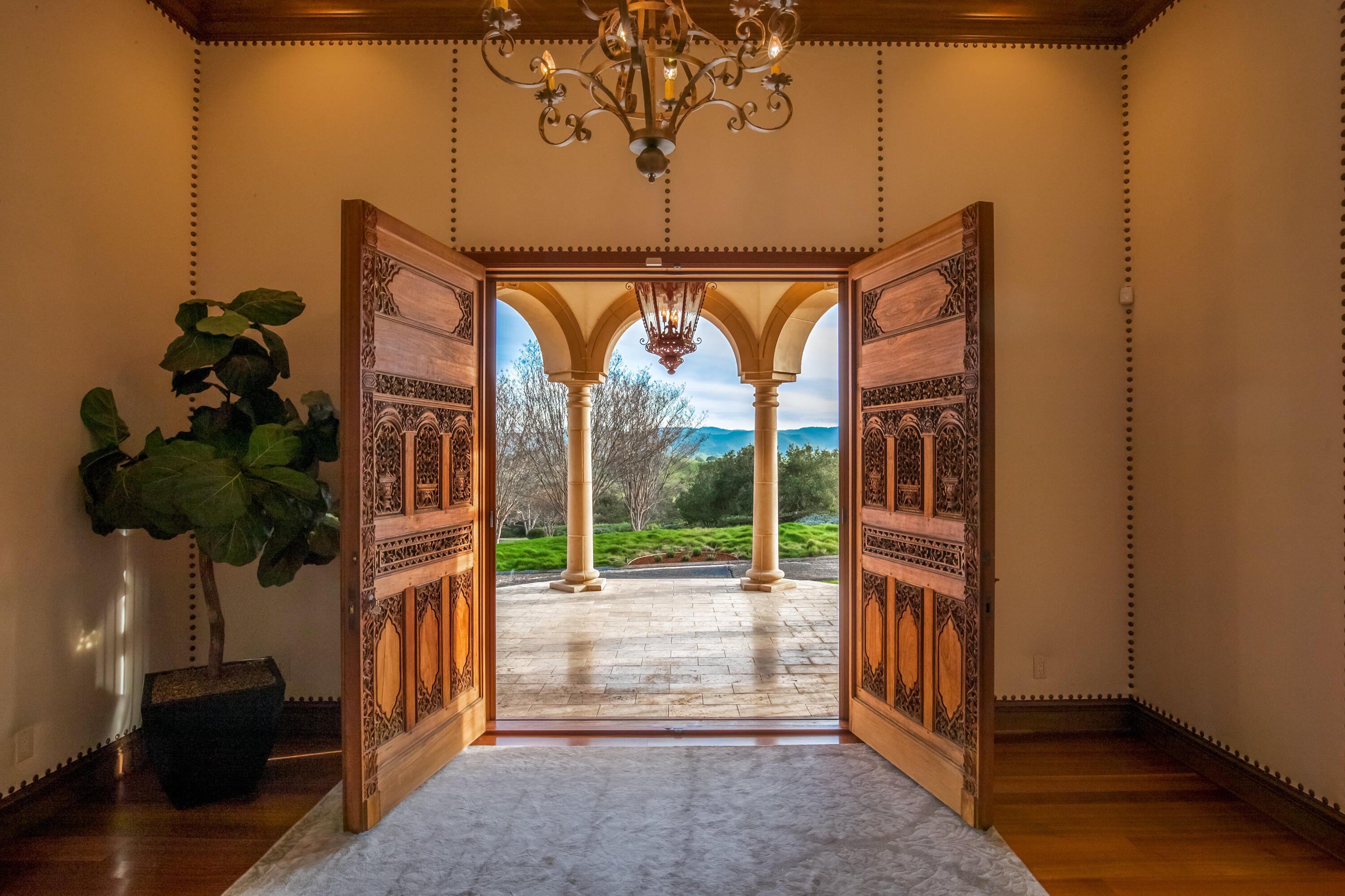 9985 Alisos Canyon Road