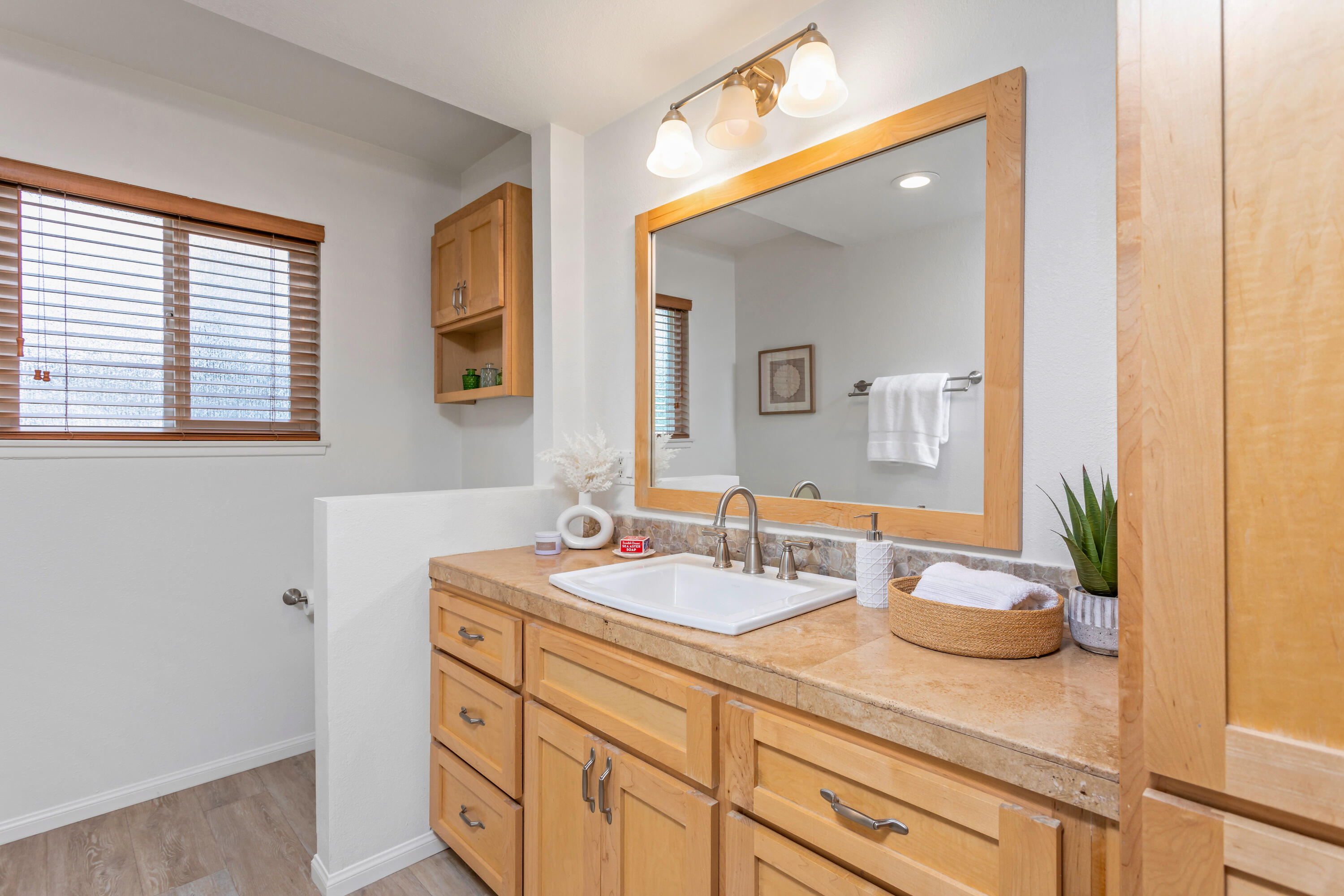 5207 University Drive