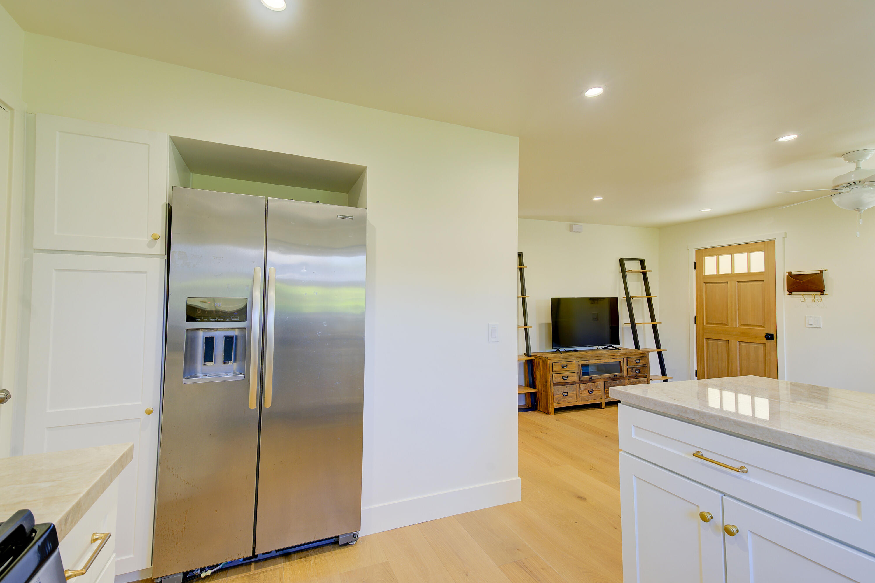 2022 Monterey Street