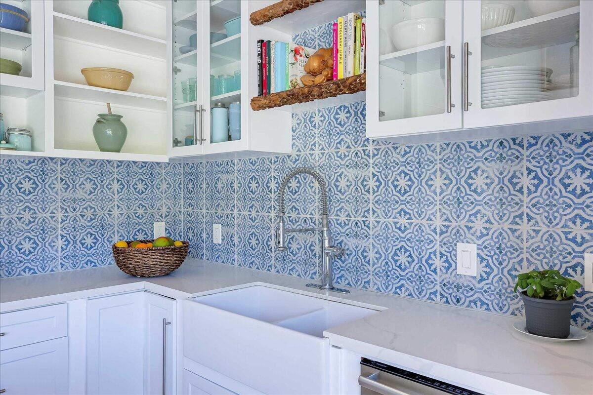 2253 Las Canoas Road