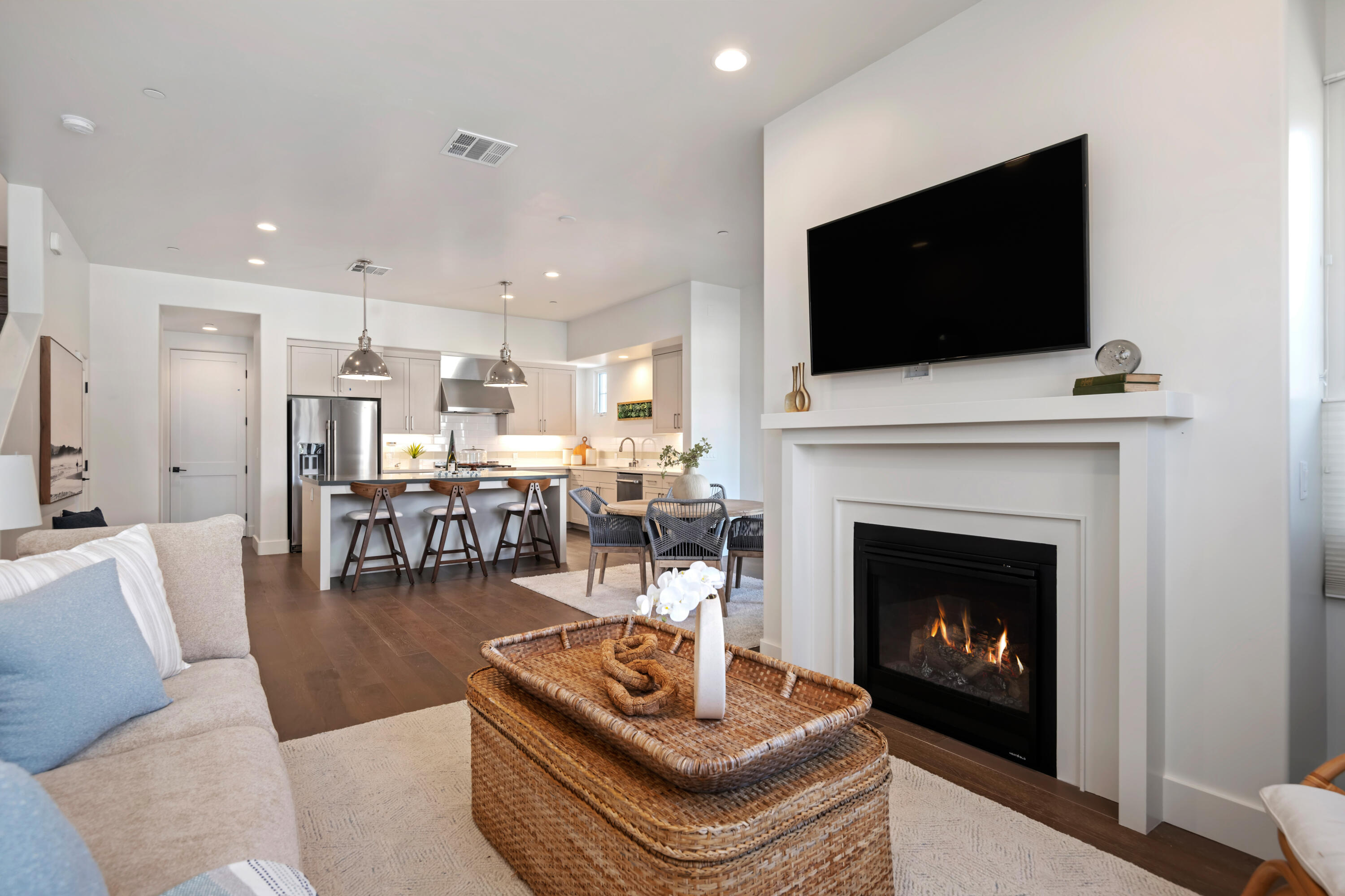 3728 State Street 135