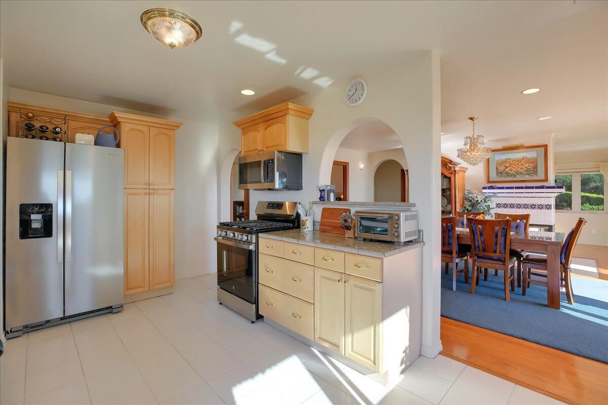 202 E Mountain Drive