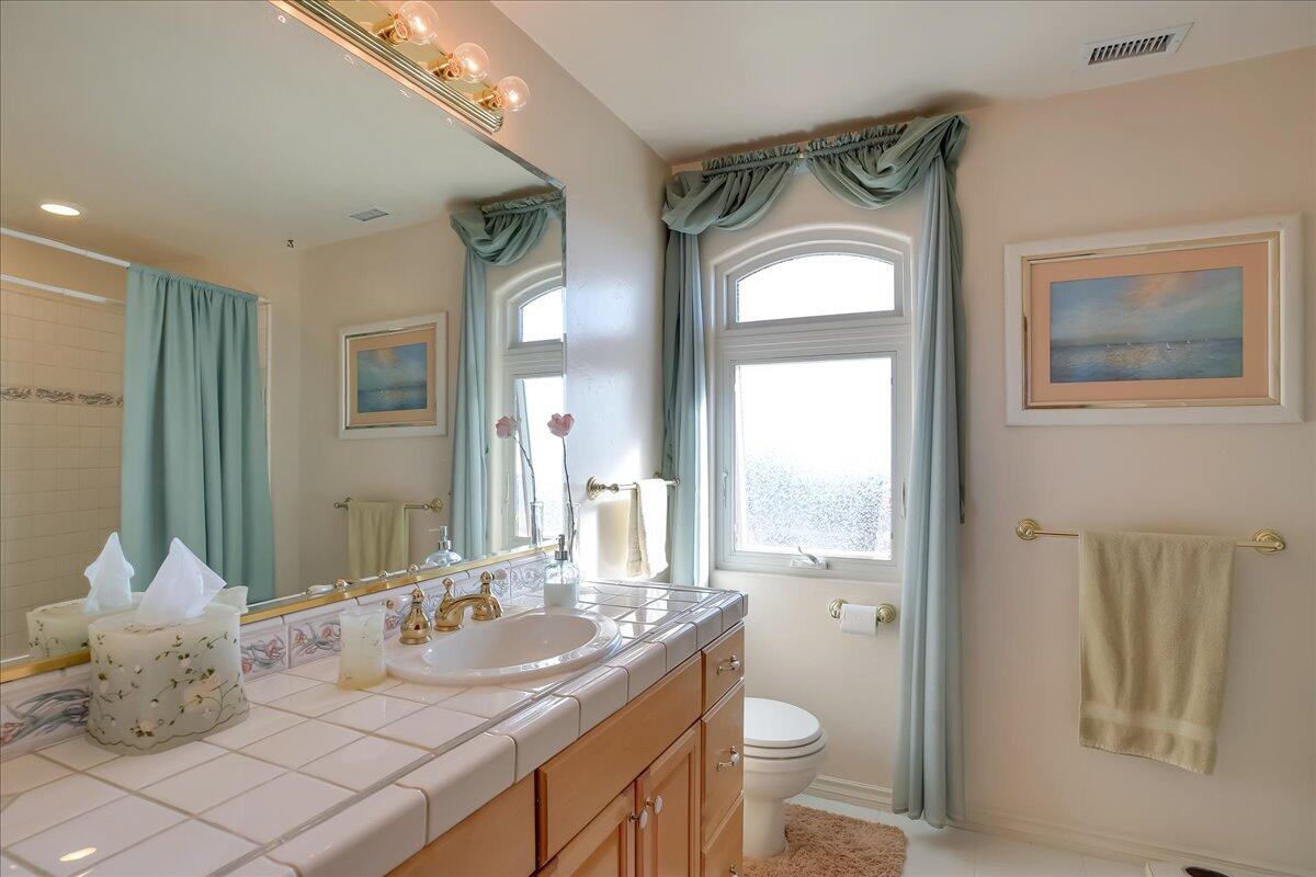 202 E Mountain Drive