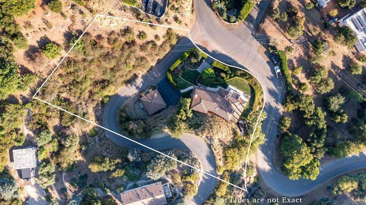 202 E Mountain Drive