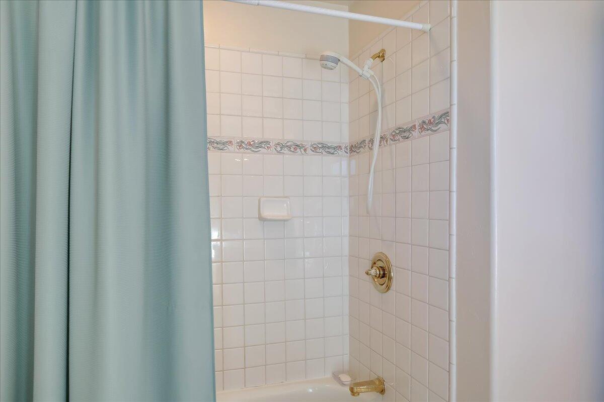 202 E Mountain Drive