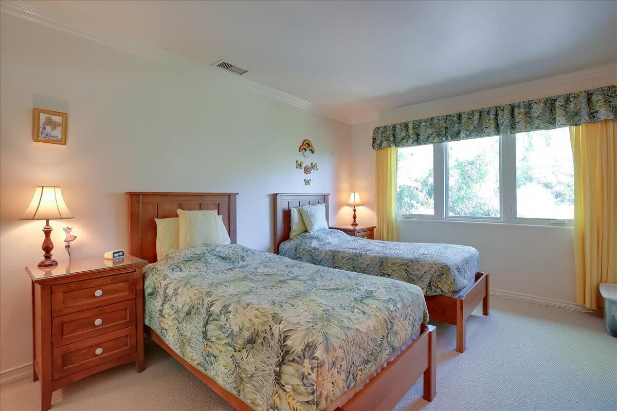 202 E Mountain Drive