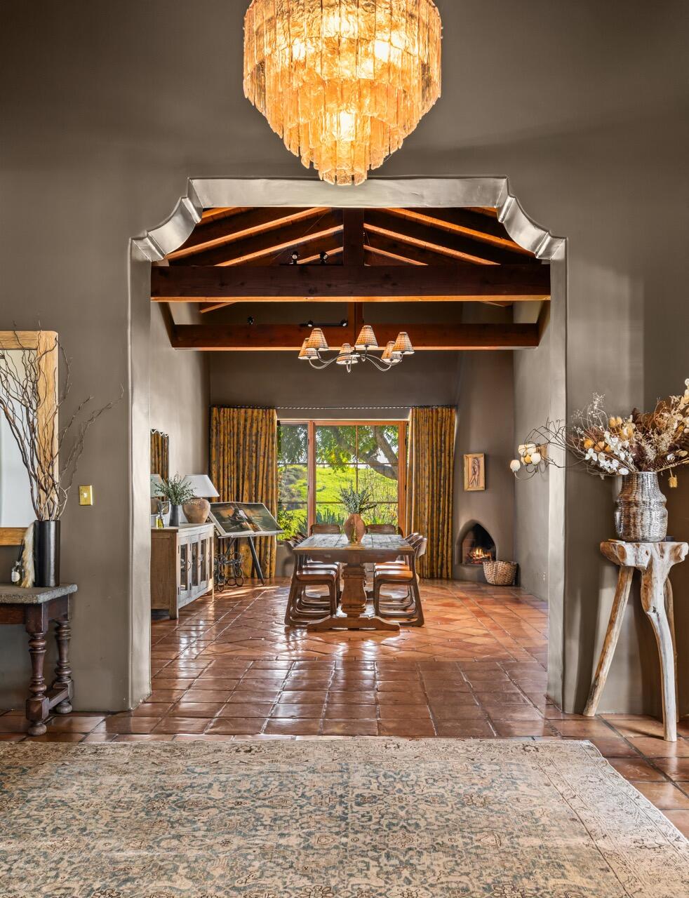 2830/2750 Calzada Avenue