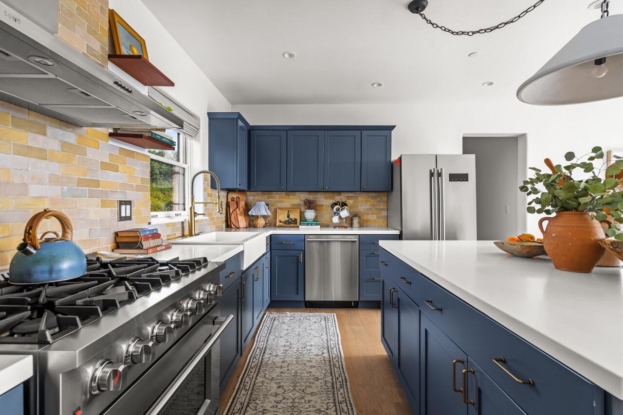 2830/2750 Calzada Avenue