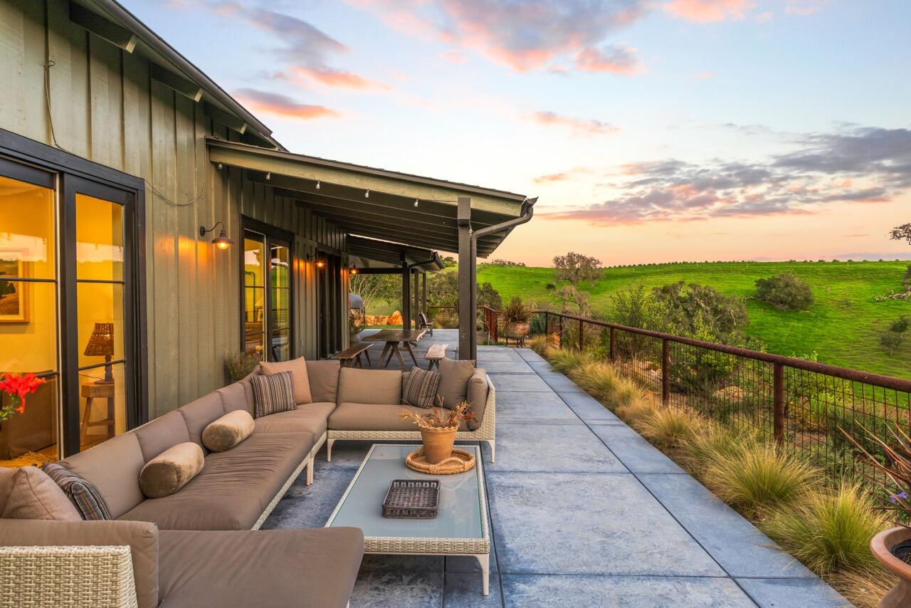 2830/2750 Calzada Avenue