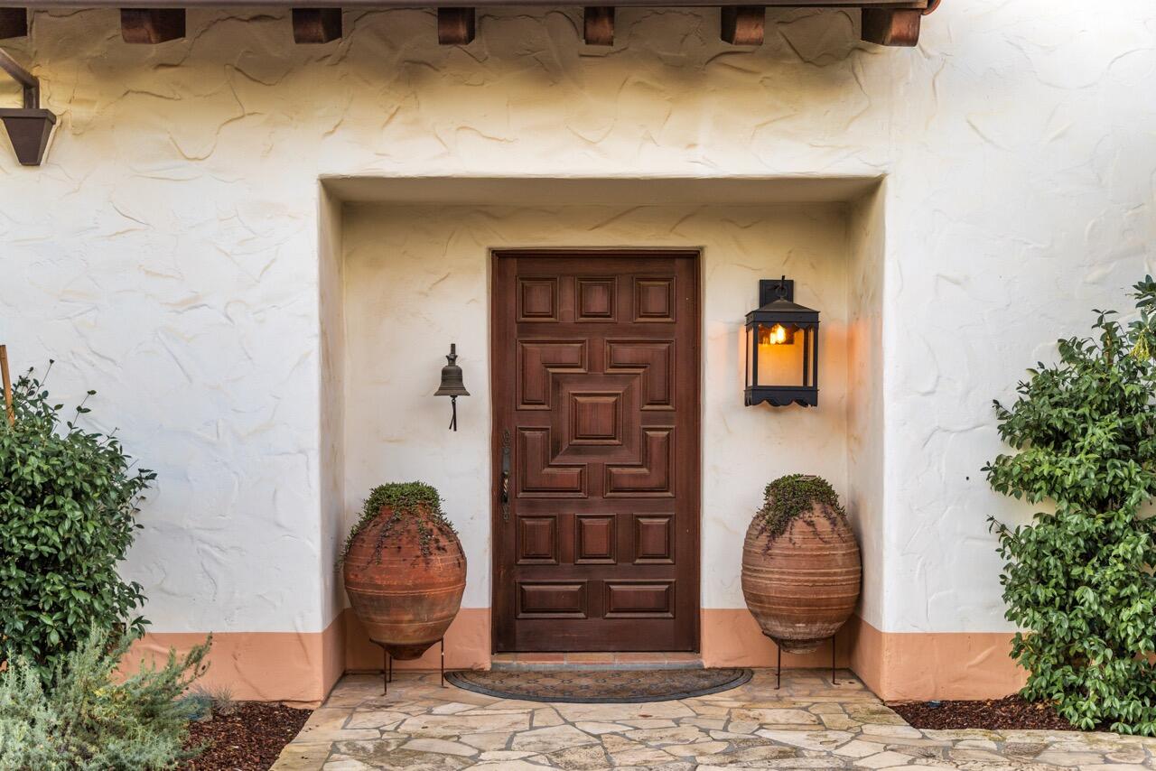 2830/2750 Calzada Avenue