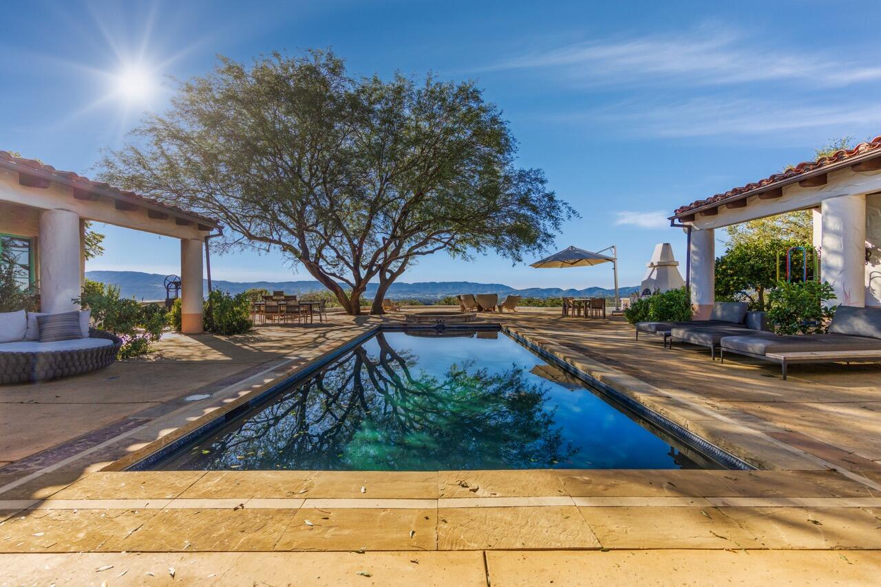 2830/2750 Calzada Avenue