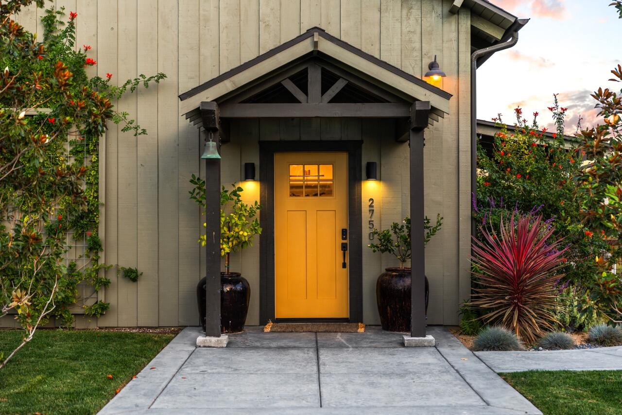 2830/2750 Calzada Avenue