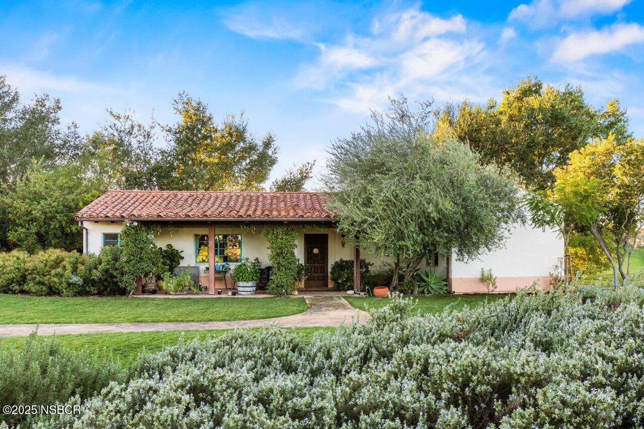 2830/2750 Calzada Avenue