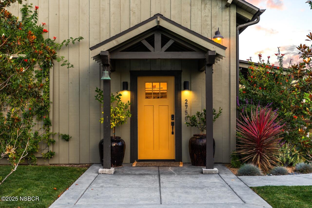 2830/2750 Calzada Avenue