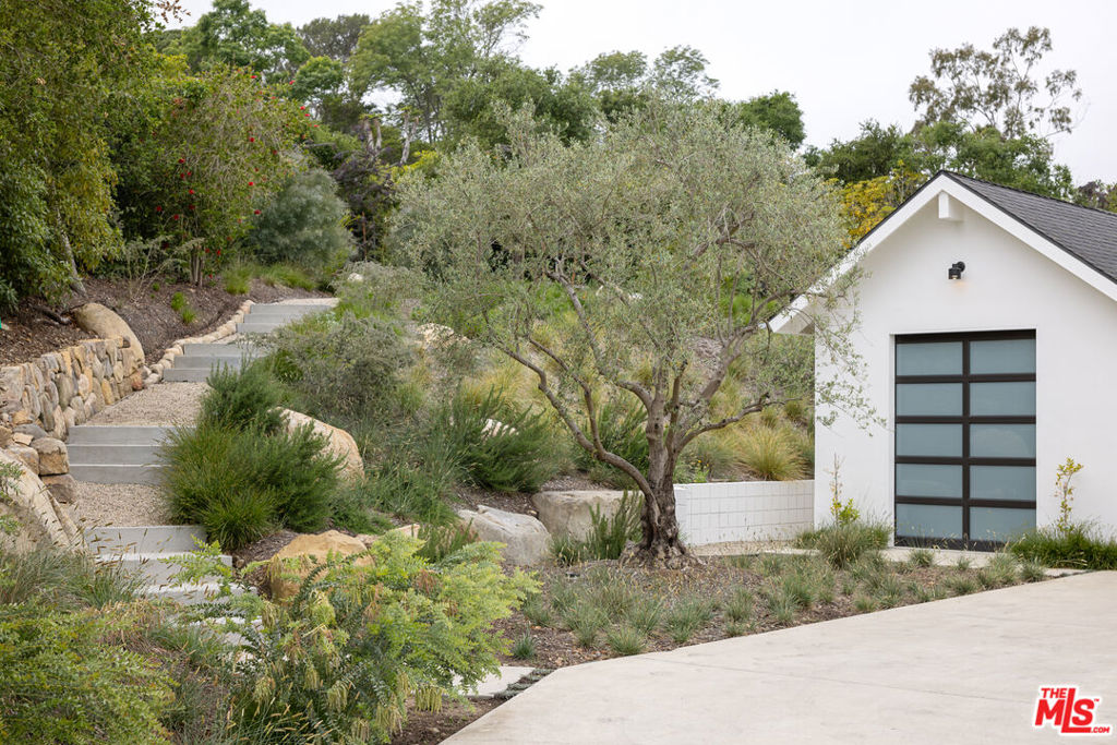 3155 Eucalyptus Hill Road