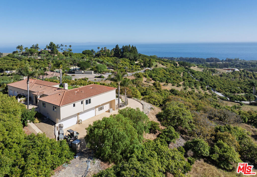 10890 Us Highway 101