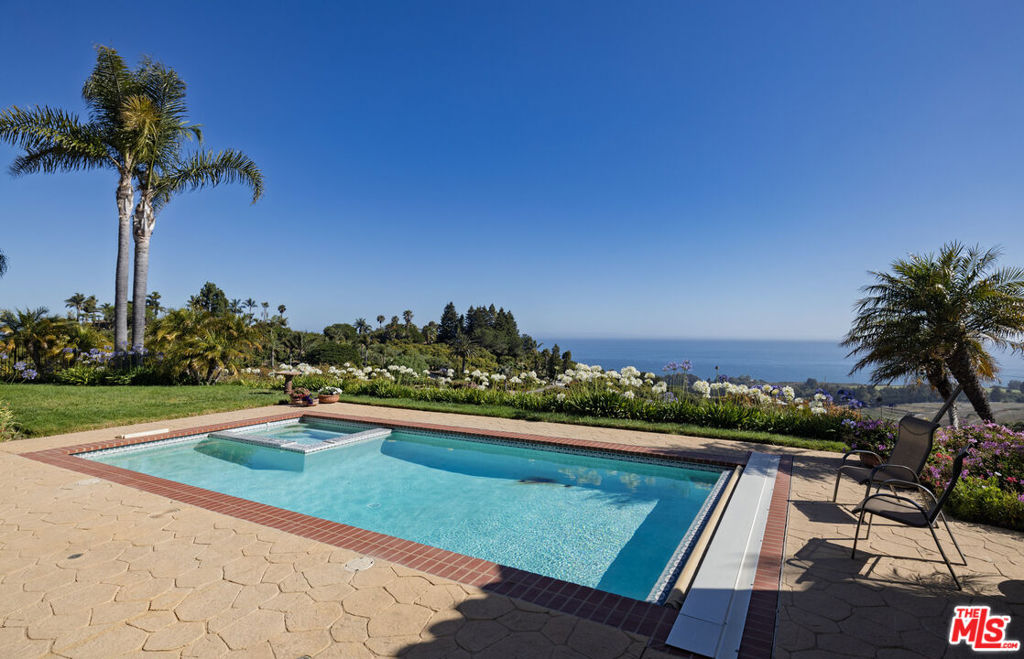 10890 Us Highway 101