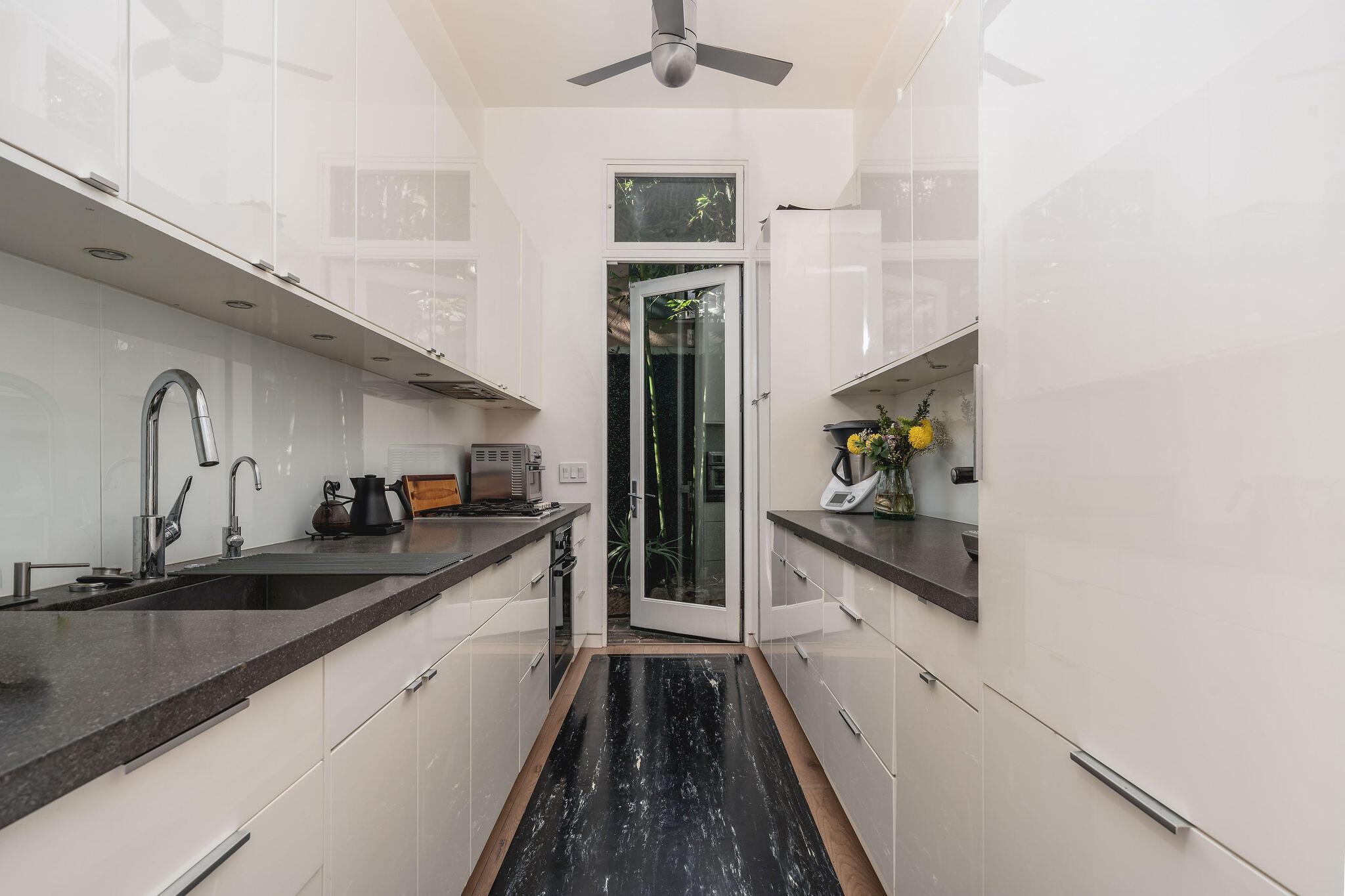 411 E Carrillo Street