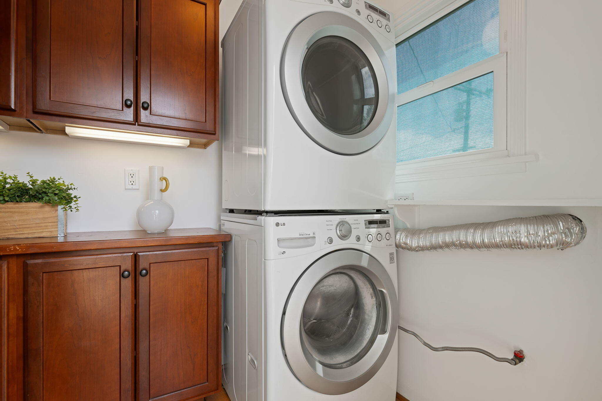 3077 Lucinda Lane