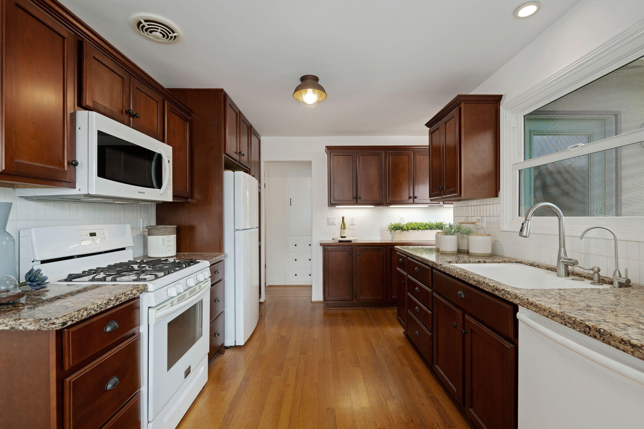 3077 Lucinda Lane