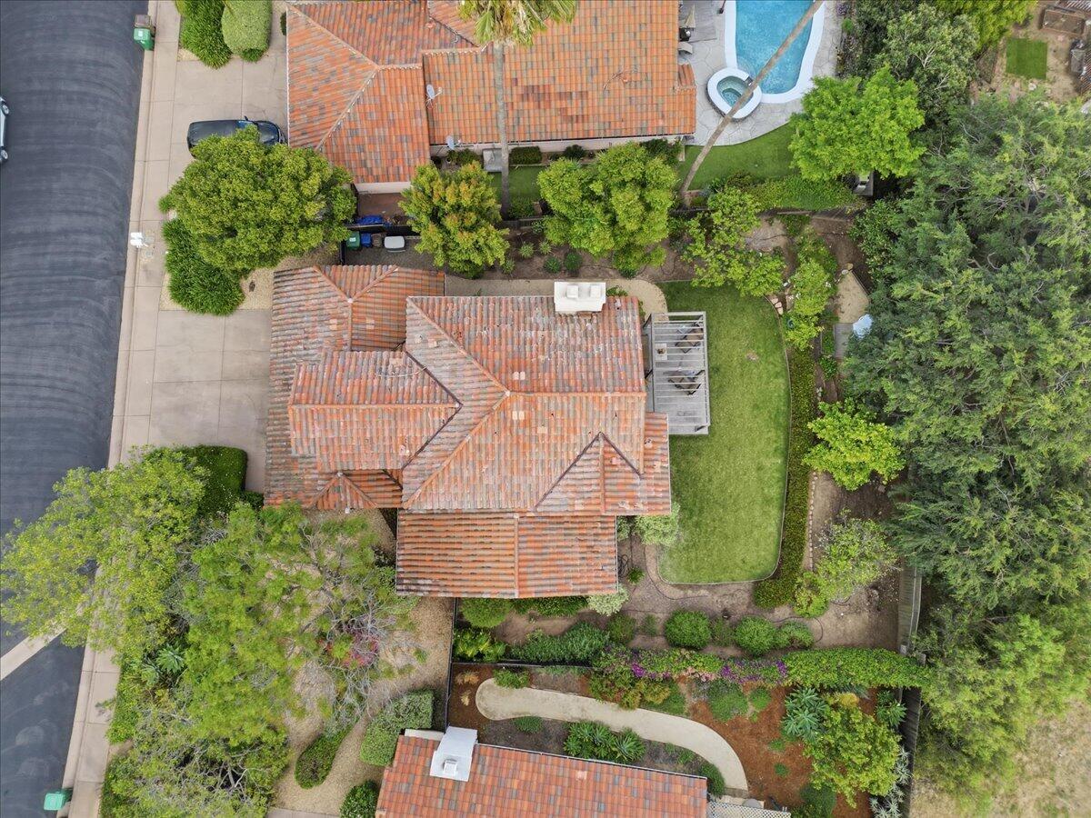 3877 Via Las Brisas