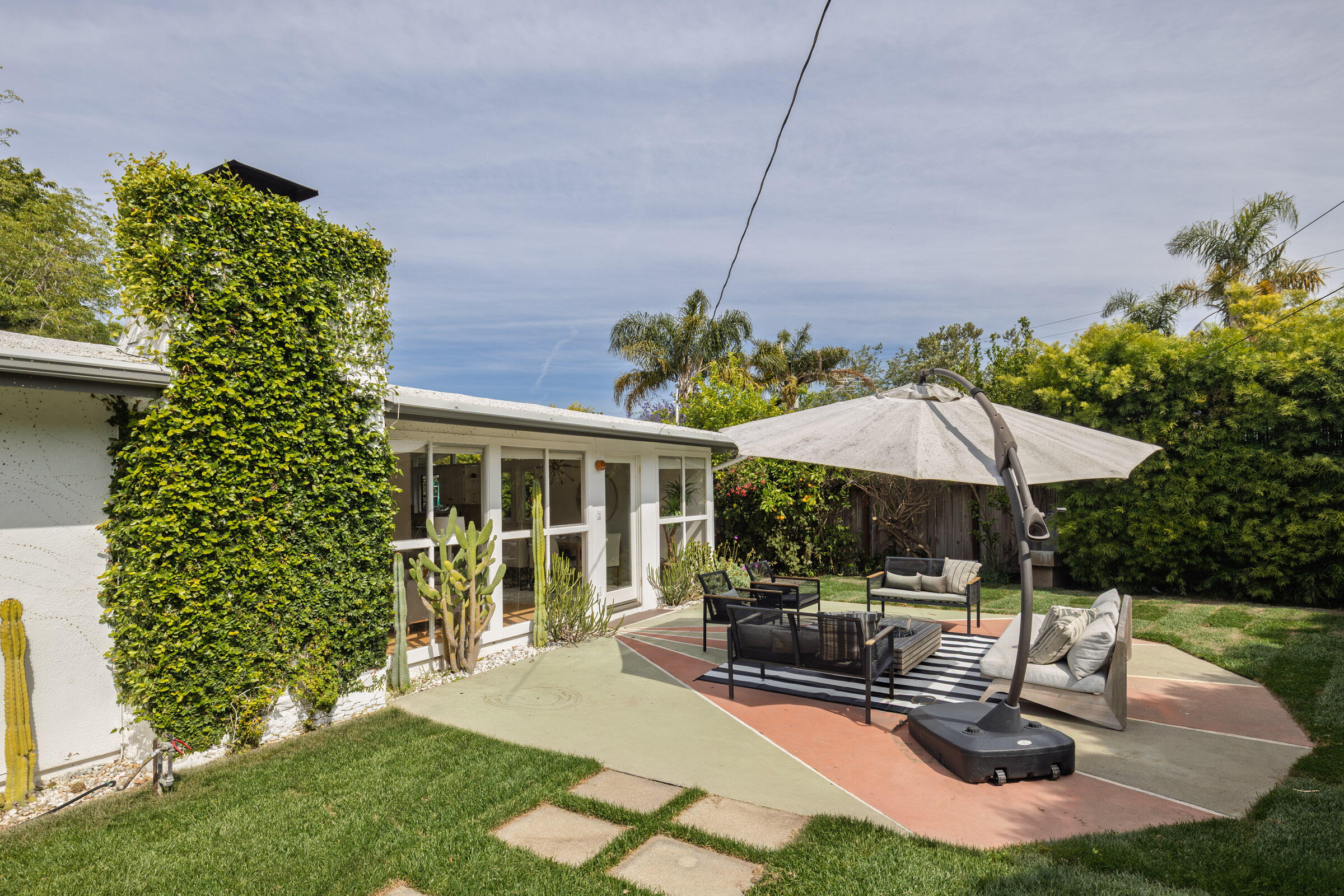 864 Arbol Verde Street