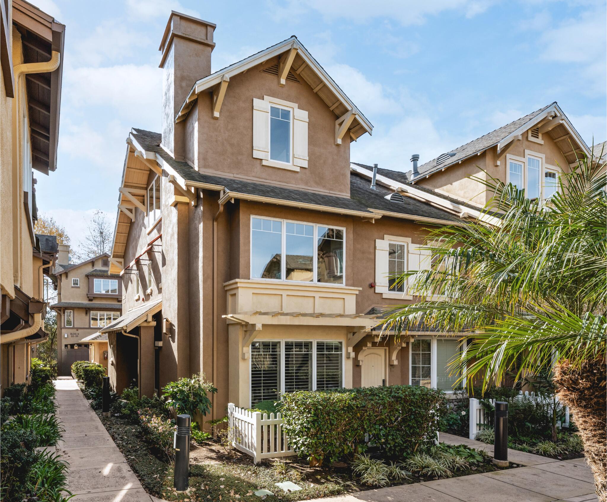 345 Kellogg Way 18