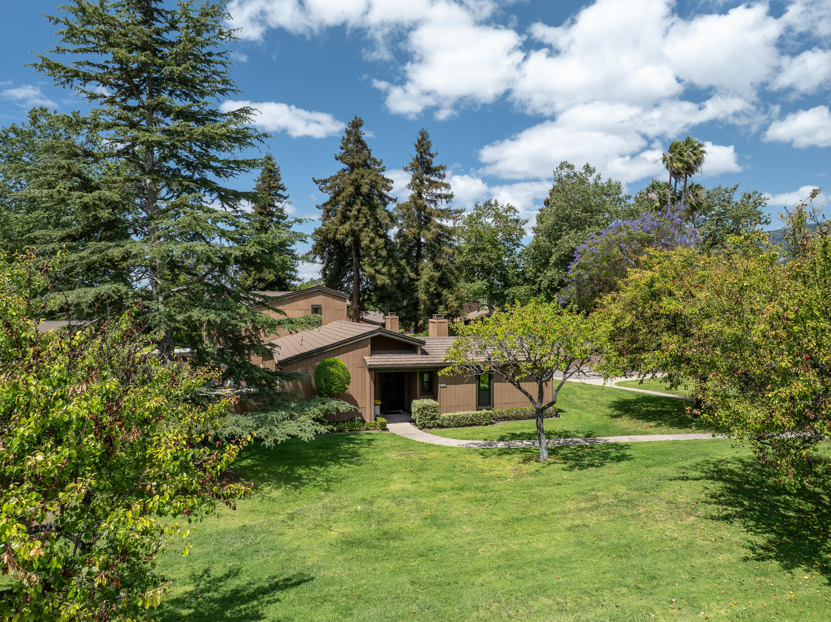 621 Las Perlas Drive