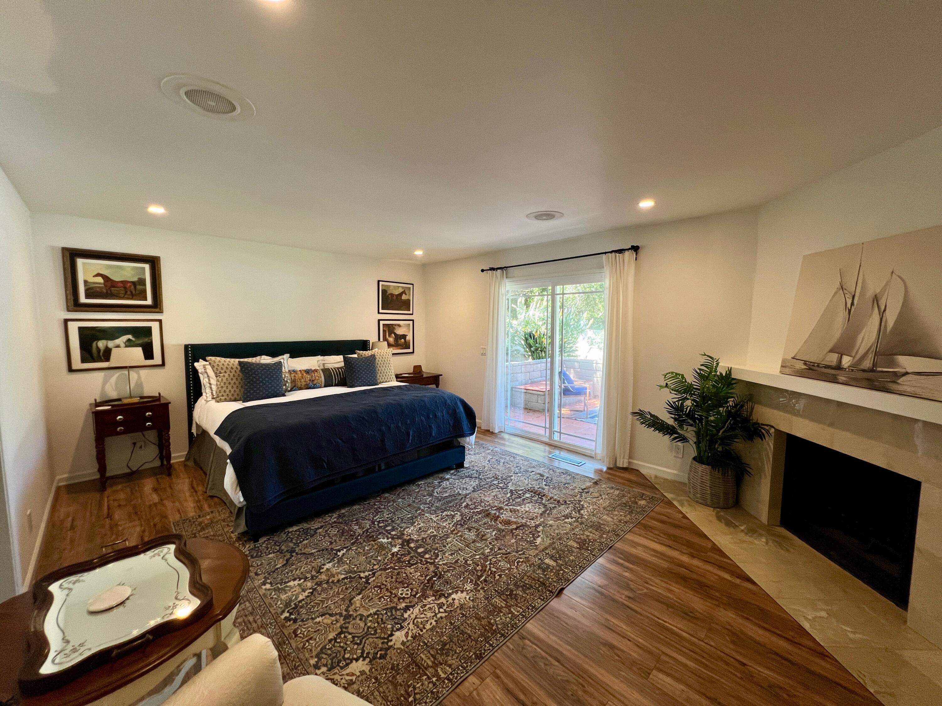 451 Live Oaks Road