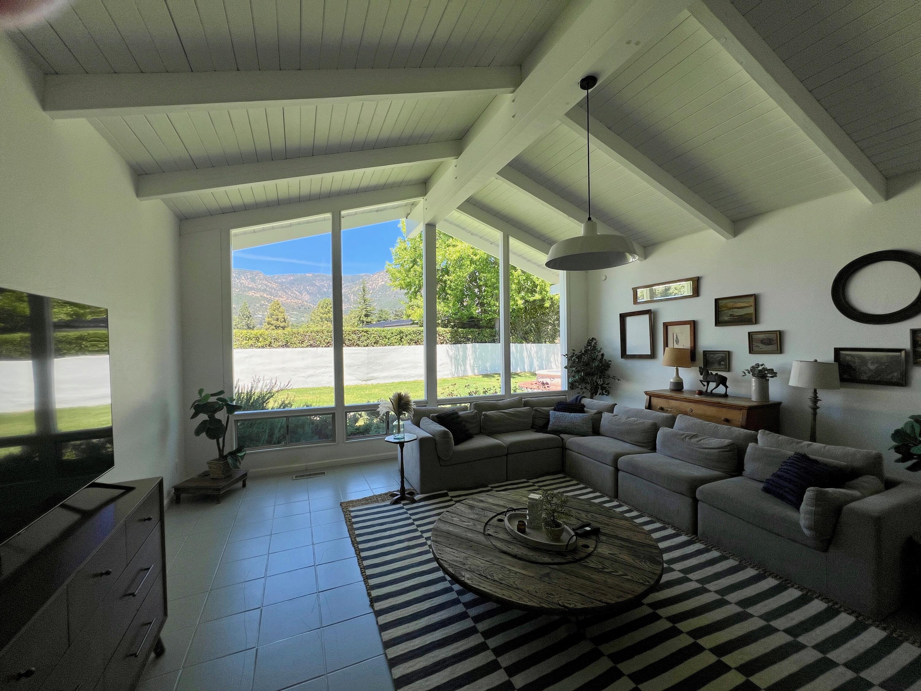 451 Live Oaks Road
