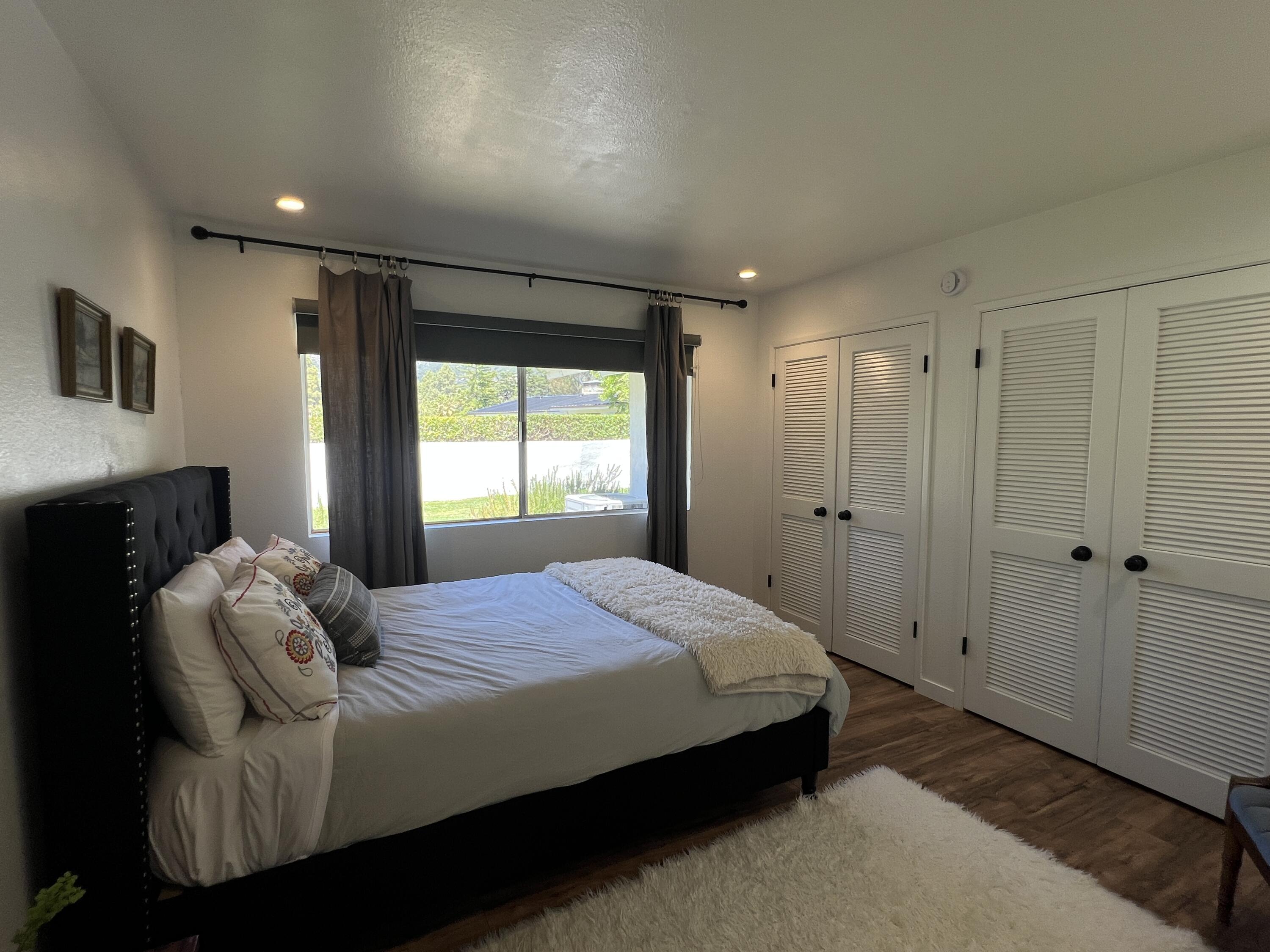 451 Live Oaks Road