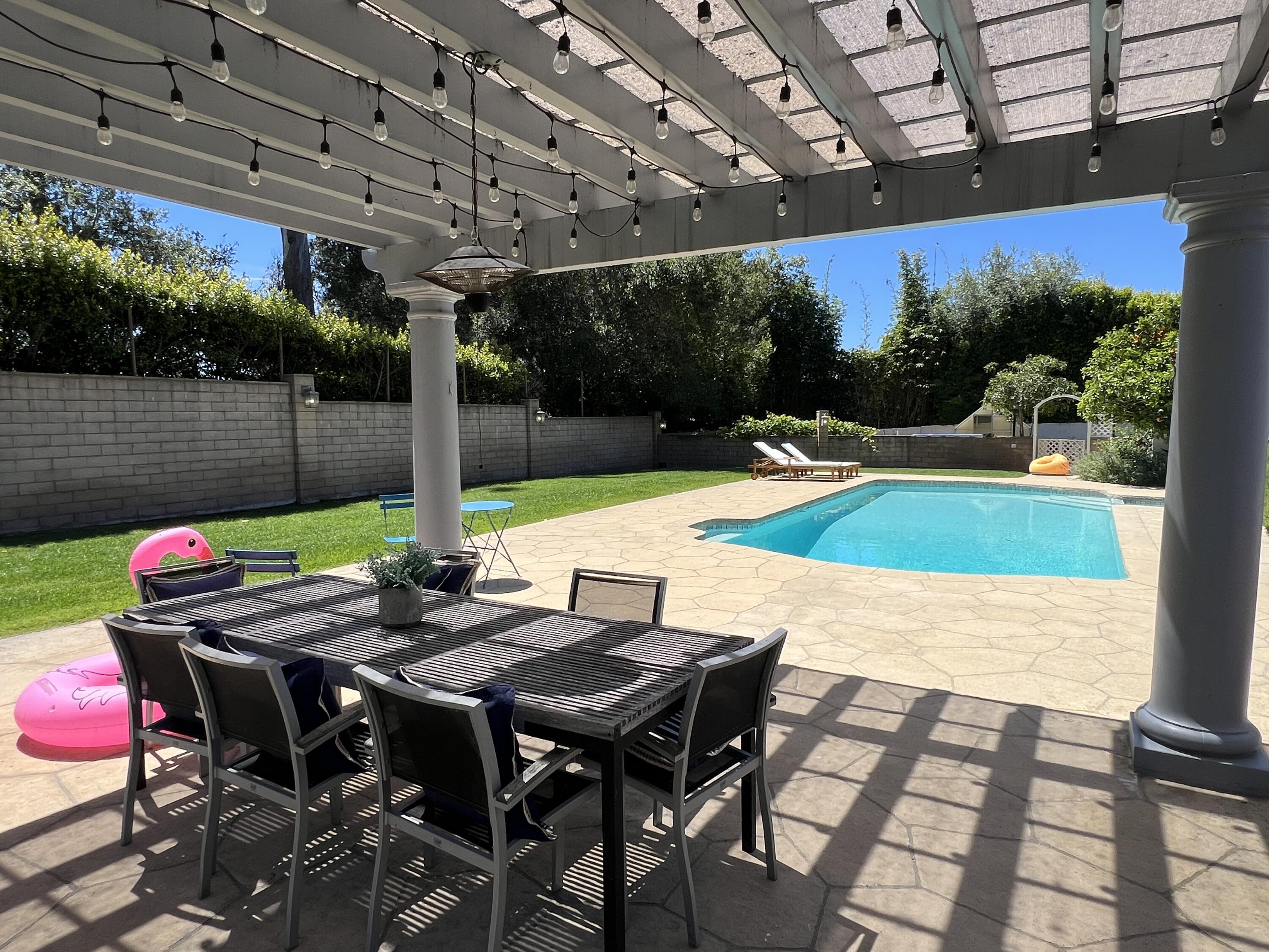 451 Live Oaks Road
