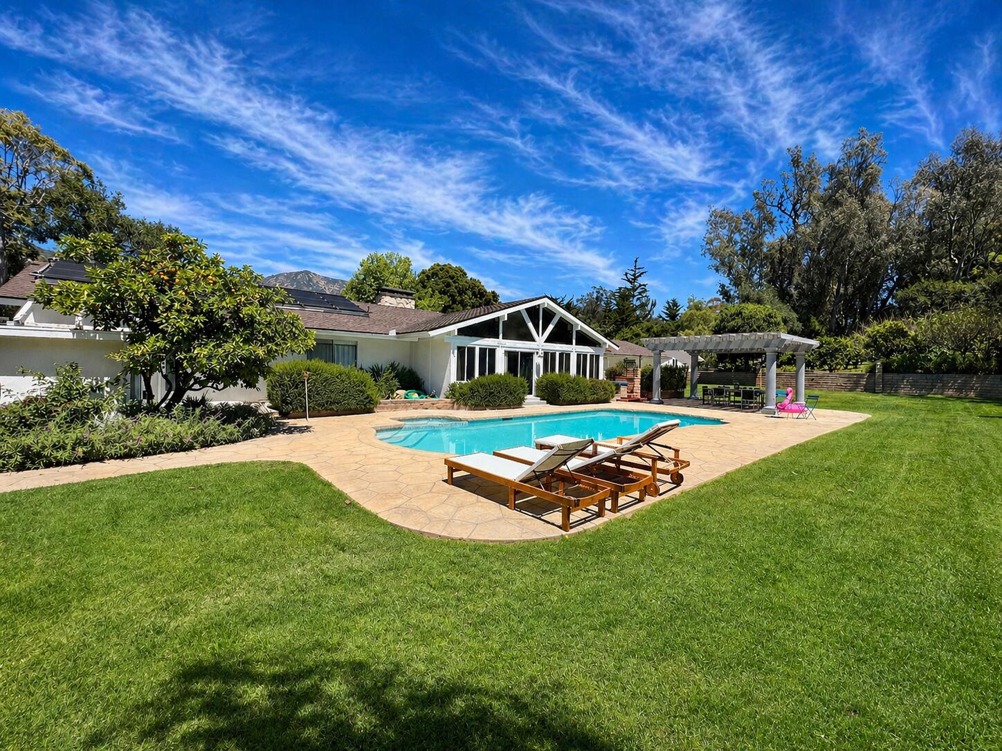 451 Live Oaks Road