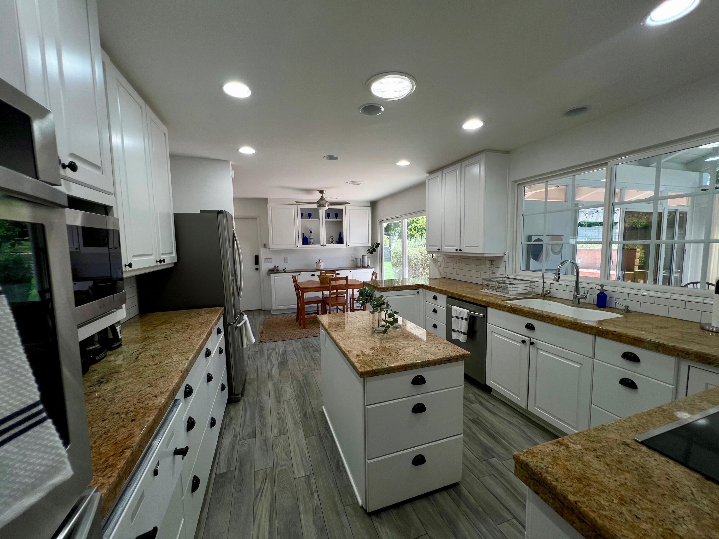 451 Live Oaks Road