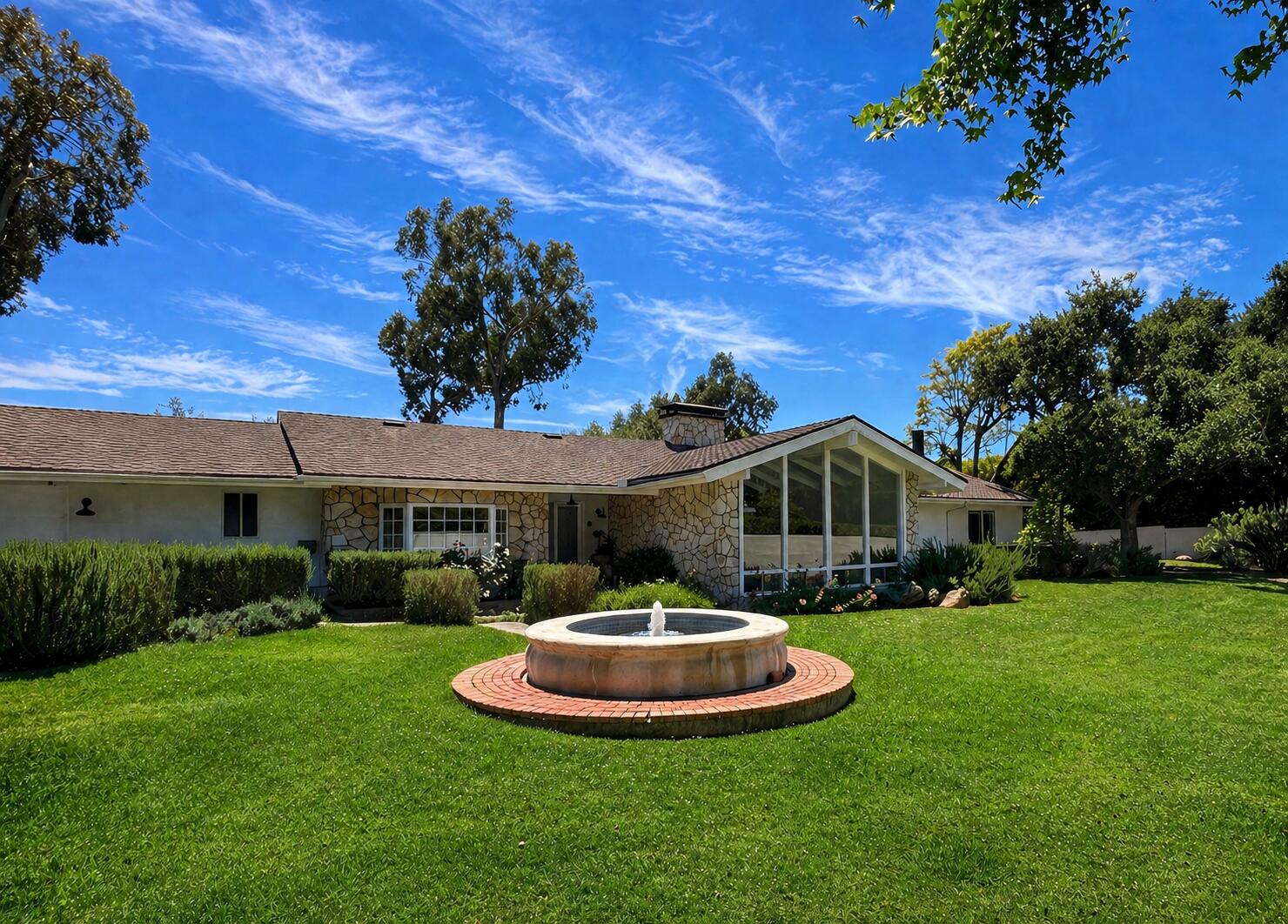451 Live Oaks Road