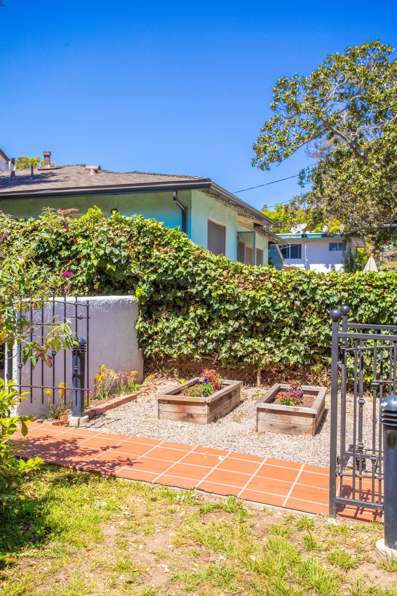 1125 San Andres Street