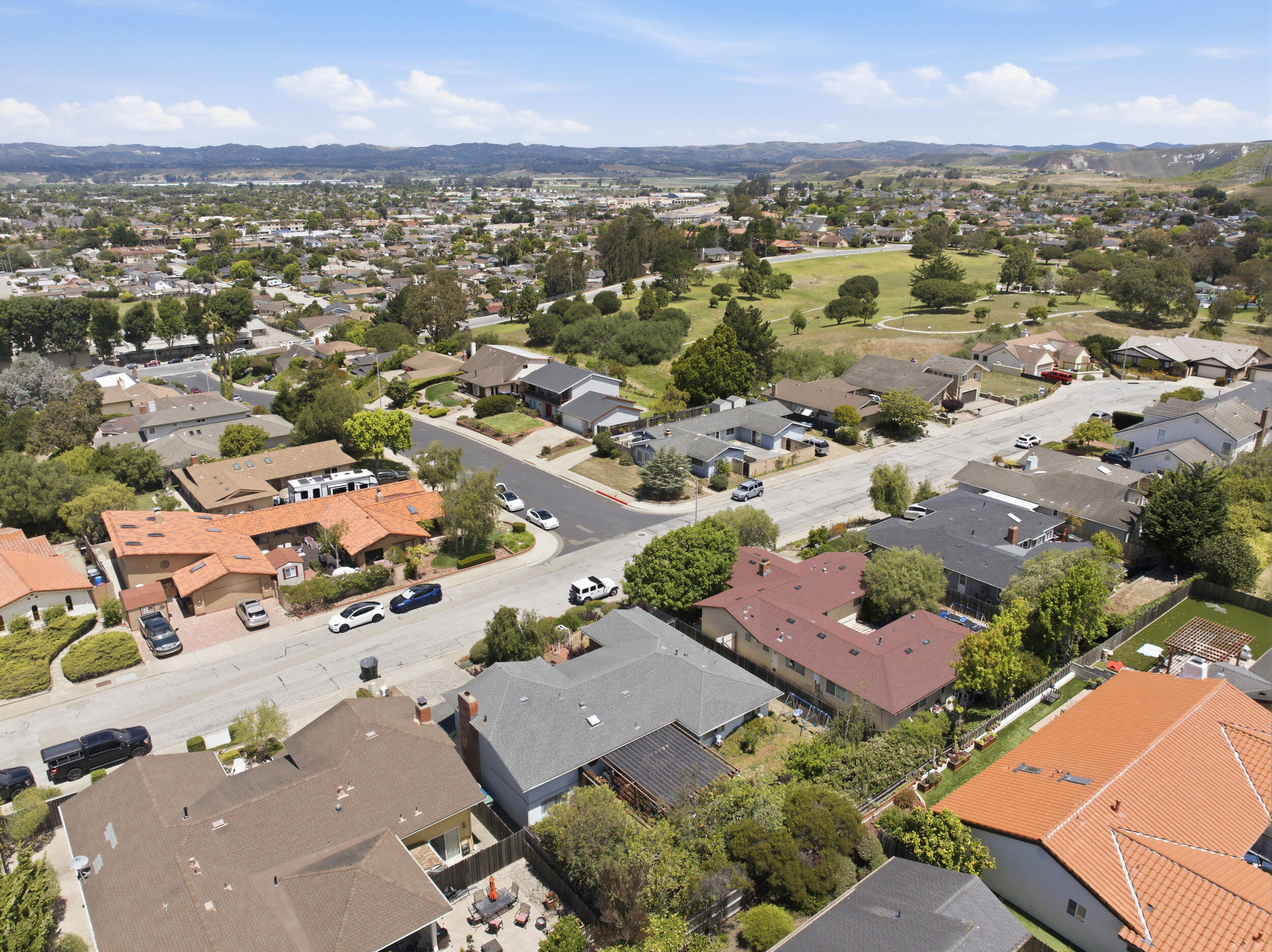 836 Clemens Way