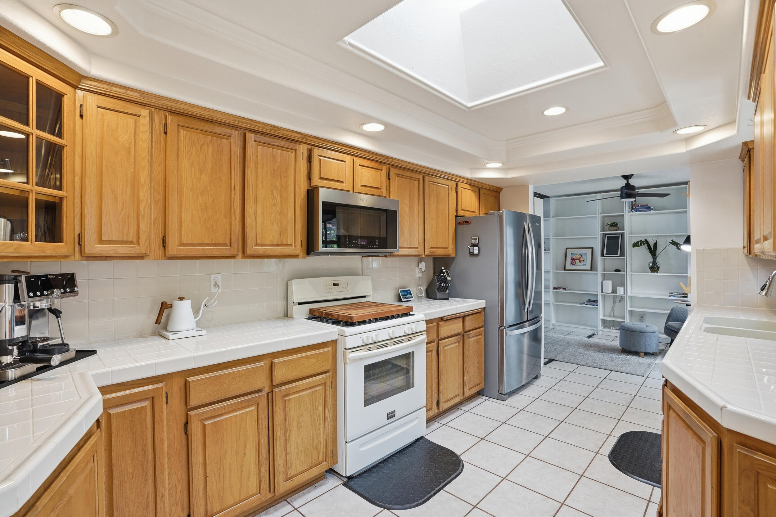 836 Clemens Way